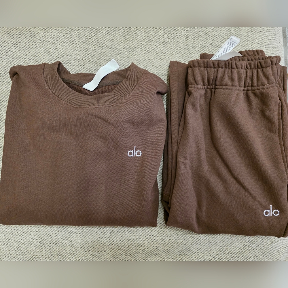 ALO Yoga Brown Track Pants & Sweatshirt Set